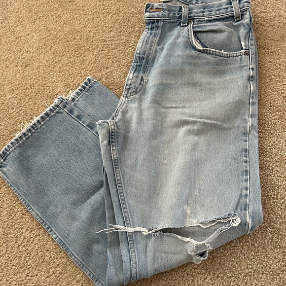 Distressed Canyon River Blues Men’s jeans size 36X29 light blue w/multiple rips. - Picture 7 of 7